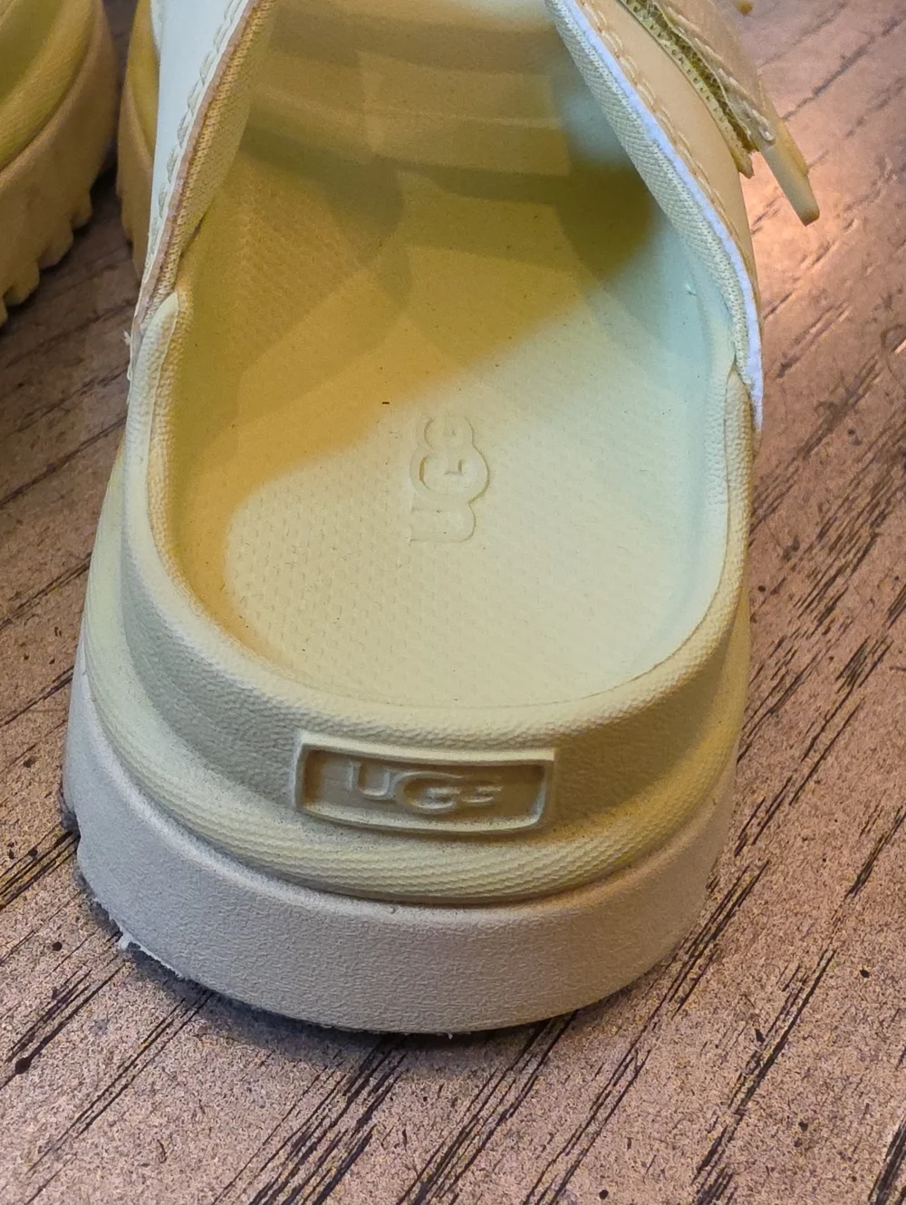 UGG Goldenglow Slides Size 13